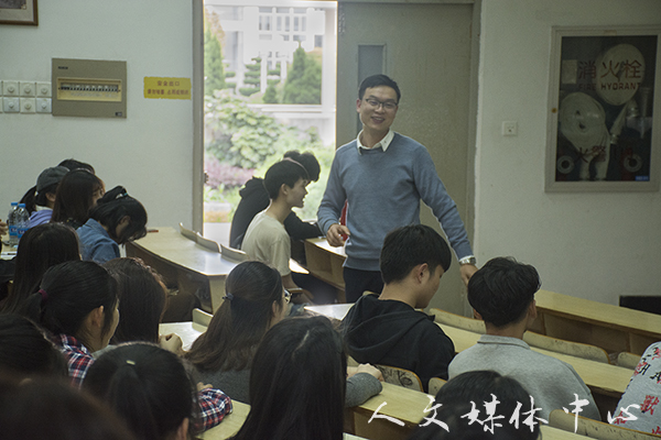 伟德bv国际体育举行“揭秘传销，远离传销”知识讲座