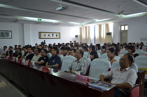 伟德bv国际体育举办2012届毕业典礼