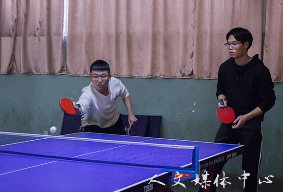 小球转动青春  拼搏成就辉煌 乒乓球联赛(临海校区)伟德bv国际体育获得亚军