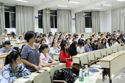 成为更好的自己 伟德bv国际体育新老生交流会