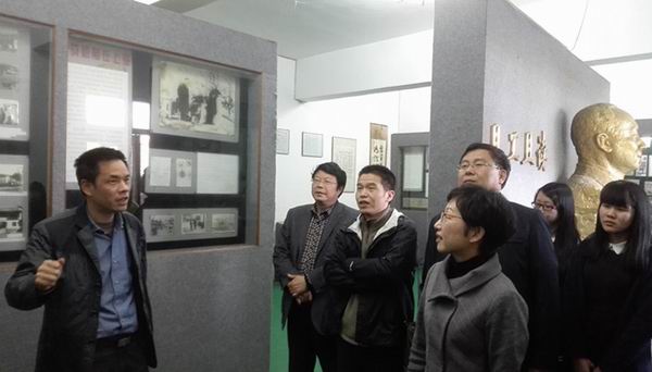 伟德bv国际体育开展12级教育实习巡视