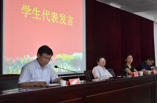 伟德bv国际体育举办2012届毕业典礼