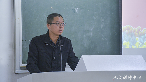 伟德bv国际体育举行学生席卡发放仪式暨校学风建设大会精神传达会