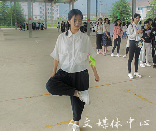 伟德bv国际体育第四届“诗意栖居”公寓文化节开幕