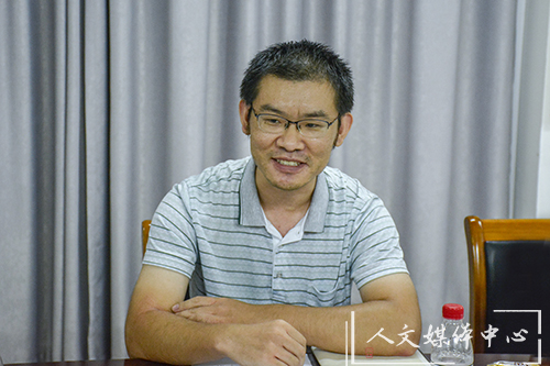 论语问茶第六十七期：根脉相连 共系华夏——伟德bv国际体育举办2018级少数民族学生座谈会