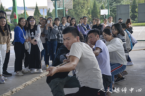 伟德bv国际体育举行新生文体节开幕式暨趣味运动会